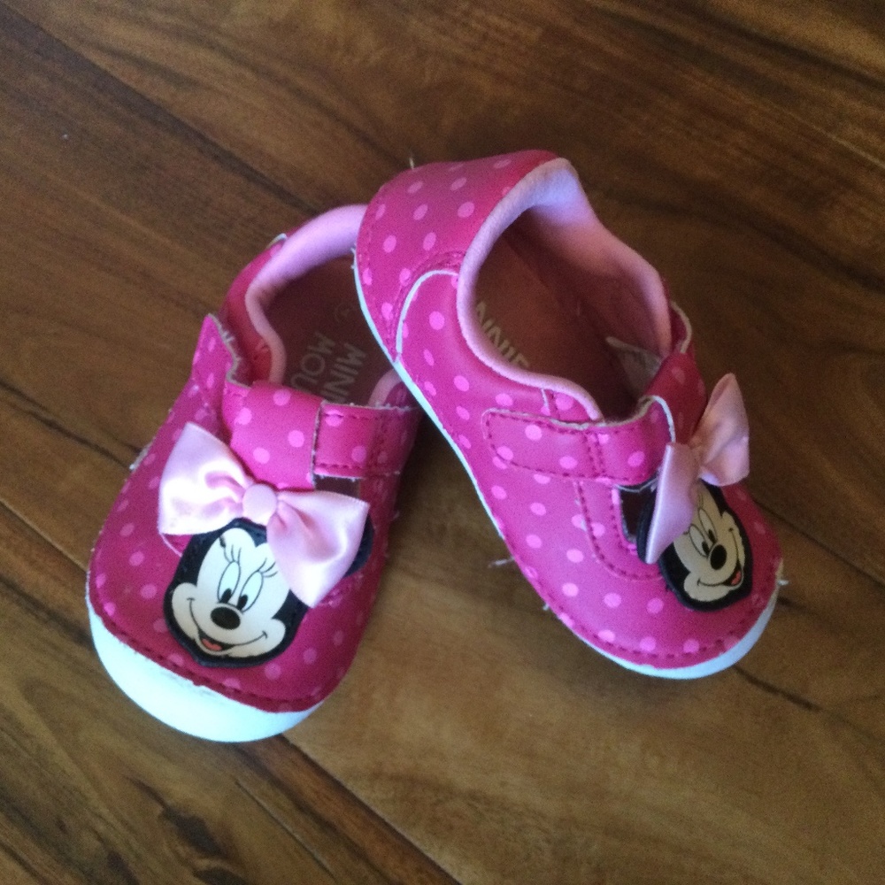 ✔️ Minnie Infant Shoe Size 4
